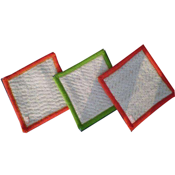 河道治理工程到底選擇土工膜好些還是膨潤土防水毯合適？