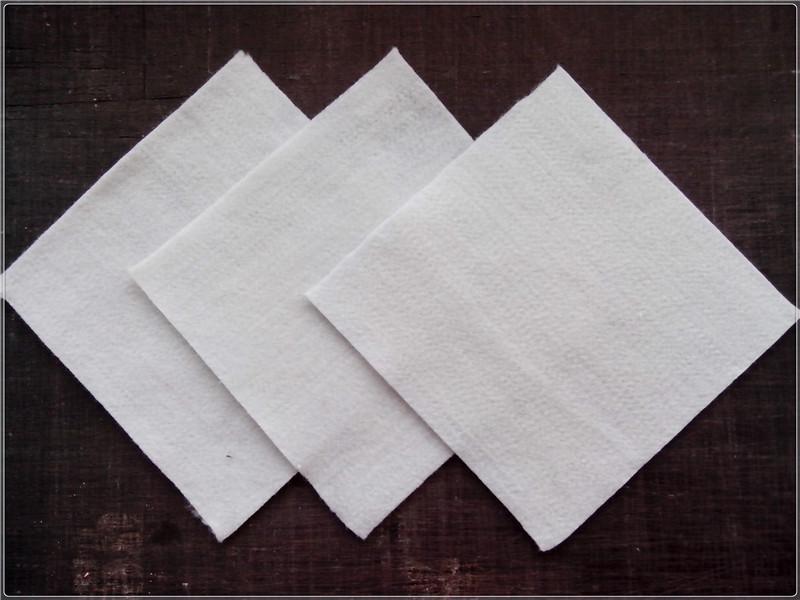 決定土工布功能的主要指標是什么？